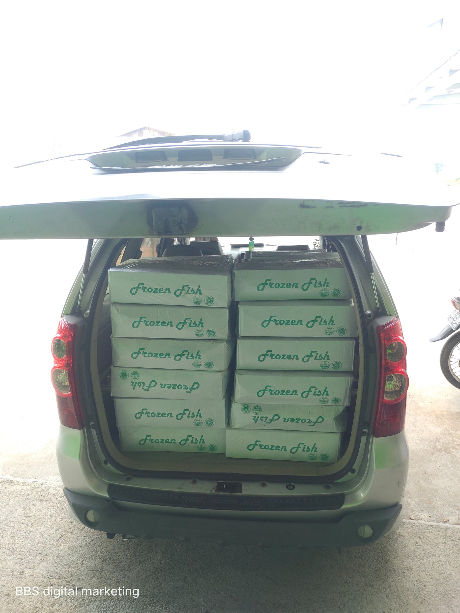 Dokumentasi armada pengiriman kentang beku ke pelanggan HORECA